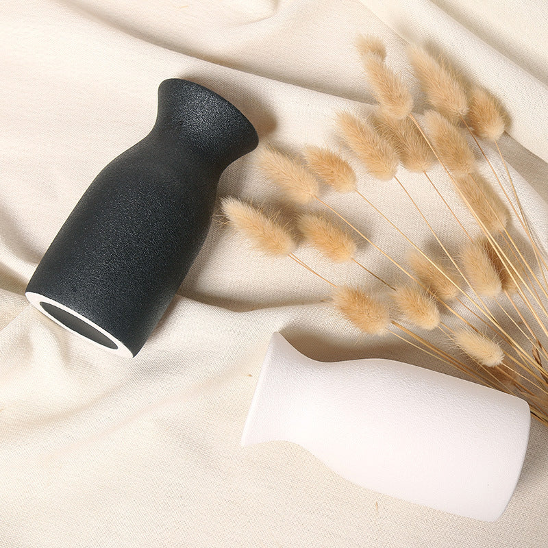 Vaso in ceramica bianca e nera