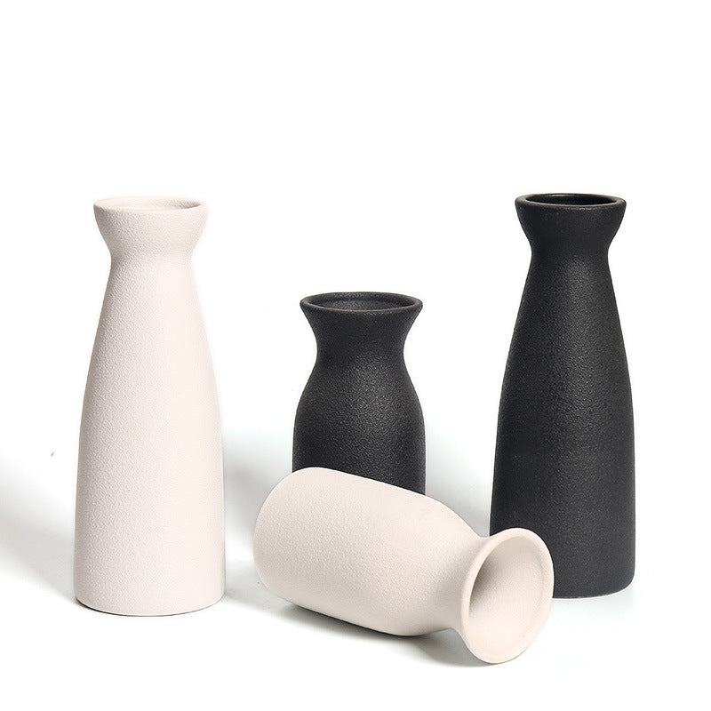Vaso in ceramica bianca e nera