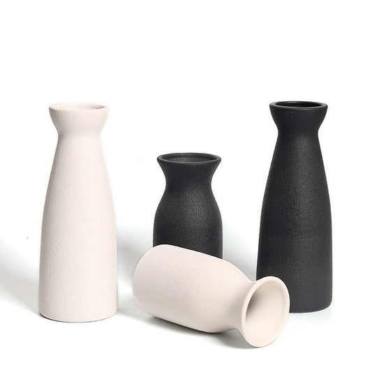Vaso in ceramica bianca e nera