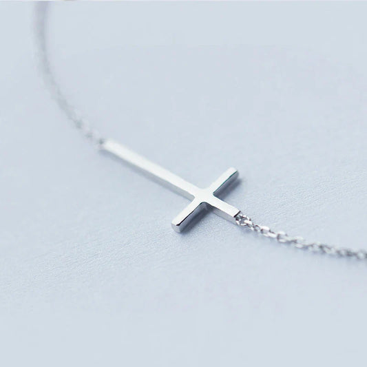 Catena a croce semplice classica in argento sterling 925