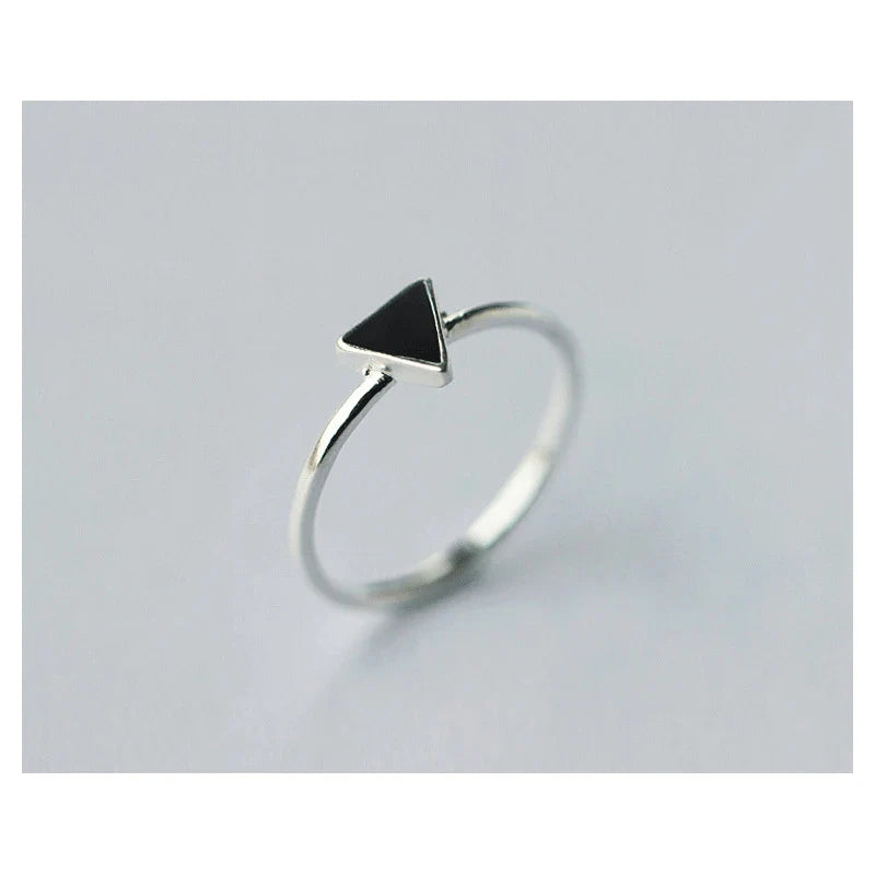 Anello regolabile in argento sterling 925 con triangolo smaltato nero per donna