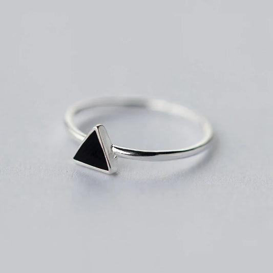 Anello regolabile in argento sterling 925 con triangolo smaltato nero per donna