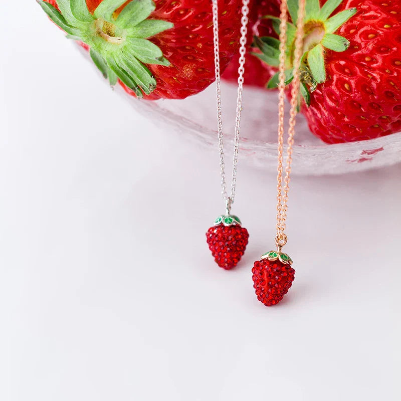 925 Sterling Silver Fashion 3D Strawberry Pendant Necklace for Women