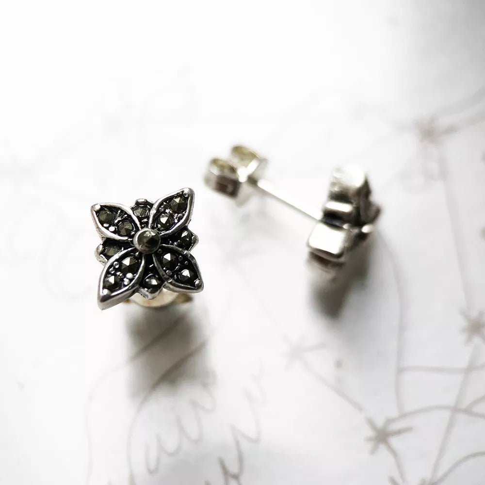 Ohrstecker Markasit Nero Star, europäischer Stil, glamouröser Modeschmuck, gutes Geschenk für Frauen aus 925er Sterlingsilber