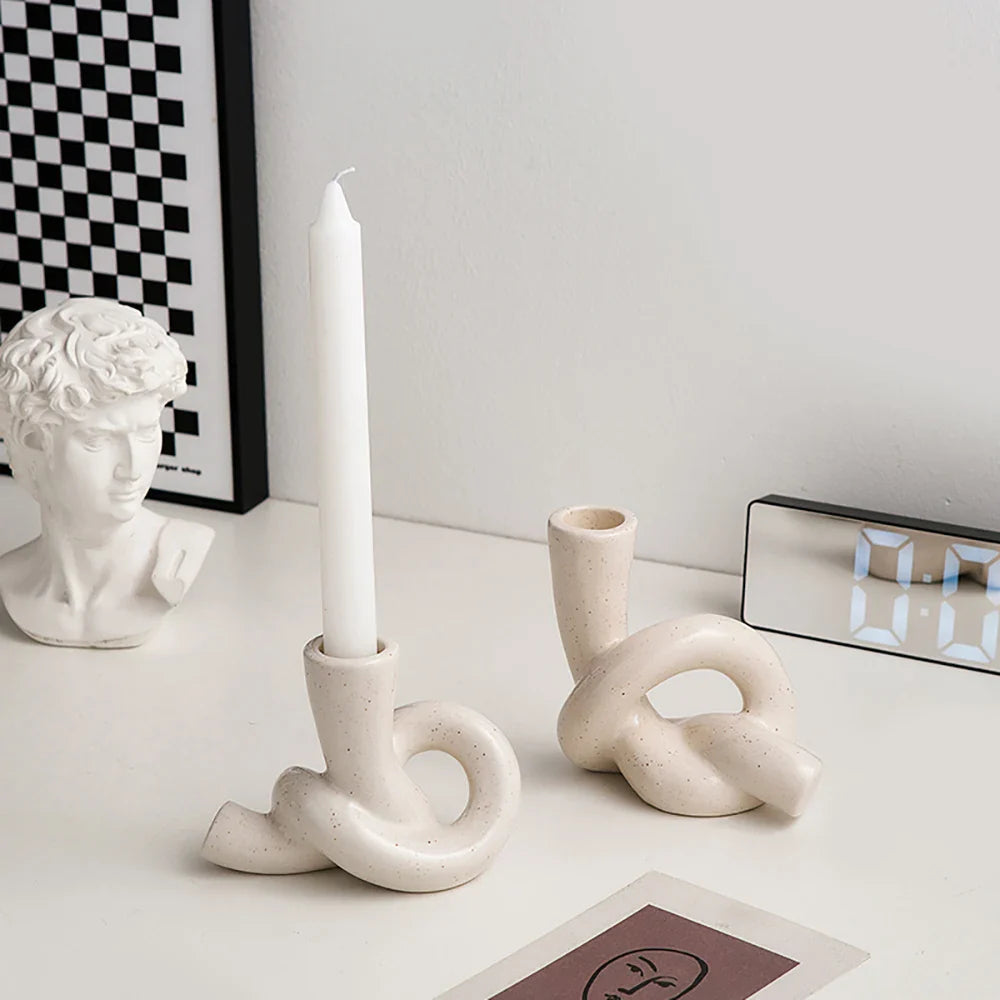 Kerzenständer in nordischer Knotenform