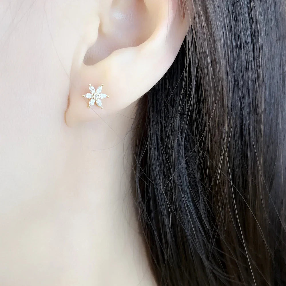 Ohrstecker Blume, 2022 Sommer Trendy Geschenk in 925 Sterling Silber Feiner Schmuck für Frauen