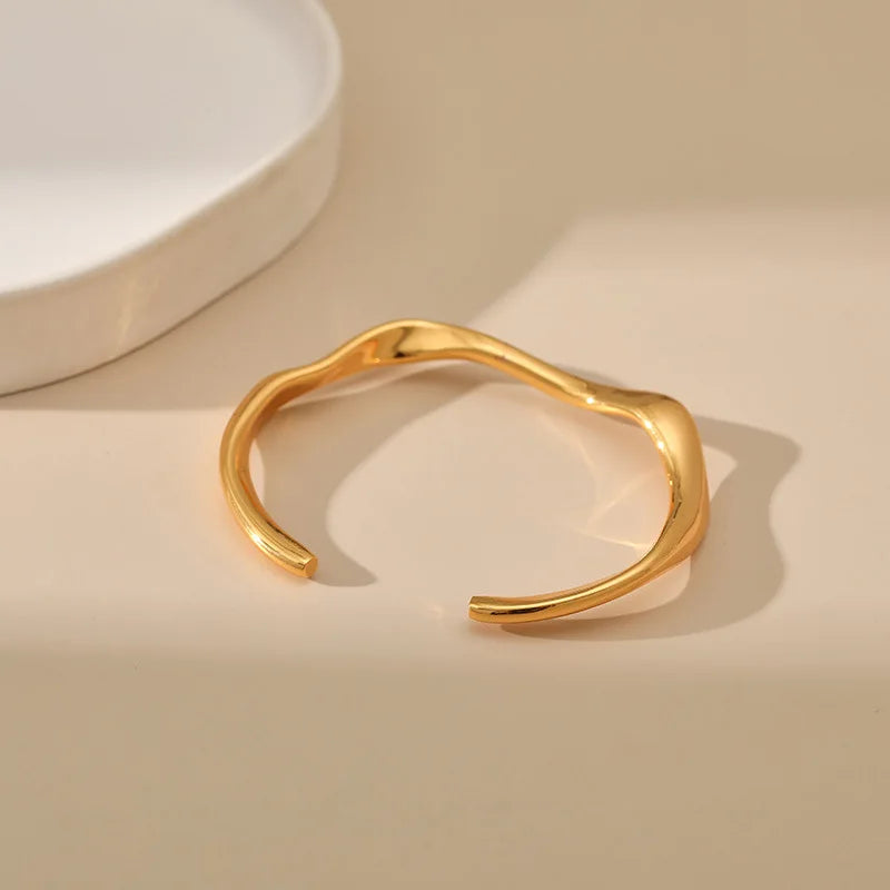 Bracciale alla moda dal design irregolare placcato oro 18k