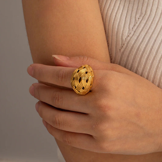Orecchini pendenti in acciaio inossidabile placcato oro 18 carati con trama intrecciata