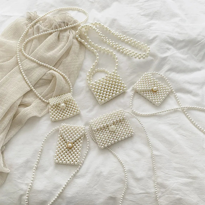 Mini borsa vintage fatta a mano con perle