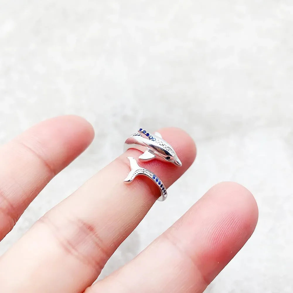 Ring Delfin mit blauen Steinen, brandneuer trendiger edler Schmuck, reines 925er Sterlingsilber, fröhliches Geschenk für Frauen