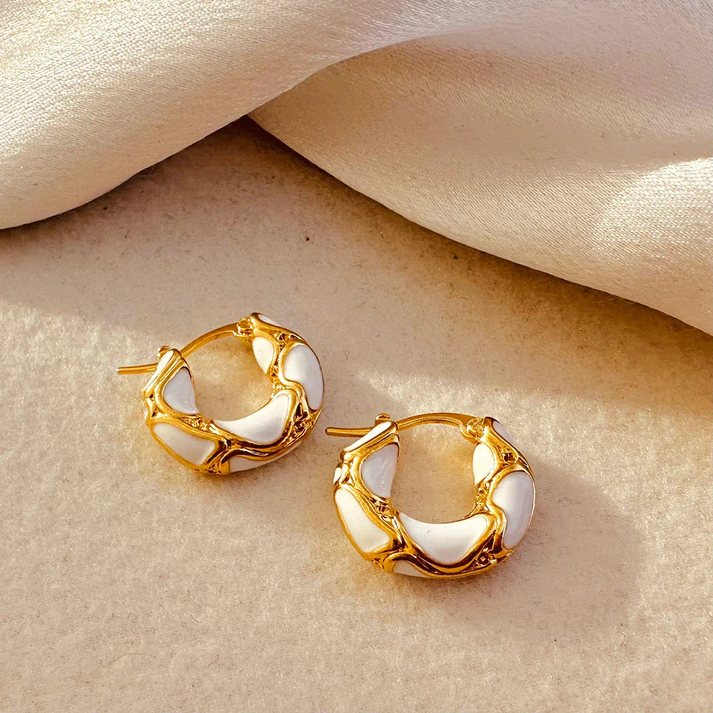 Orecchini a cerchio piccoli con fibbia placcati in oro per donna