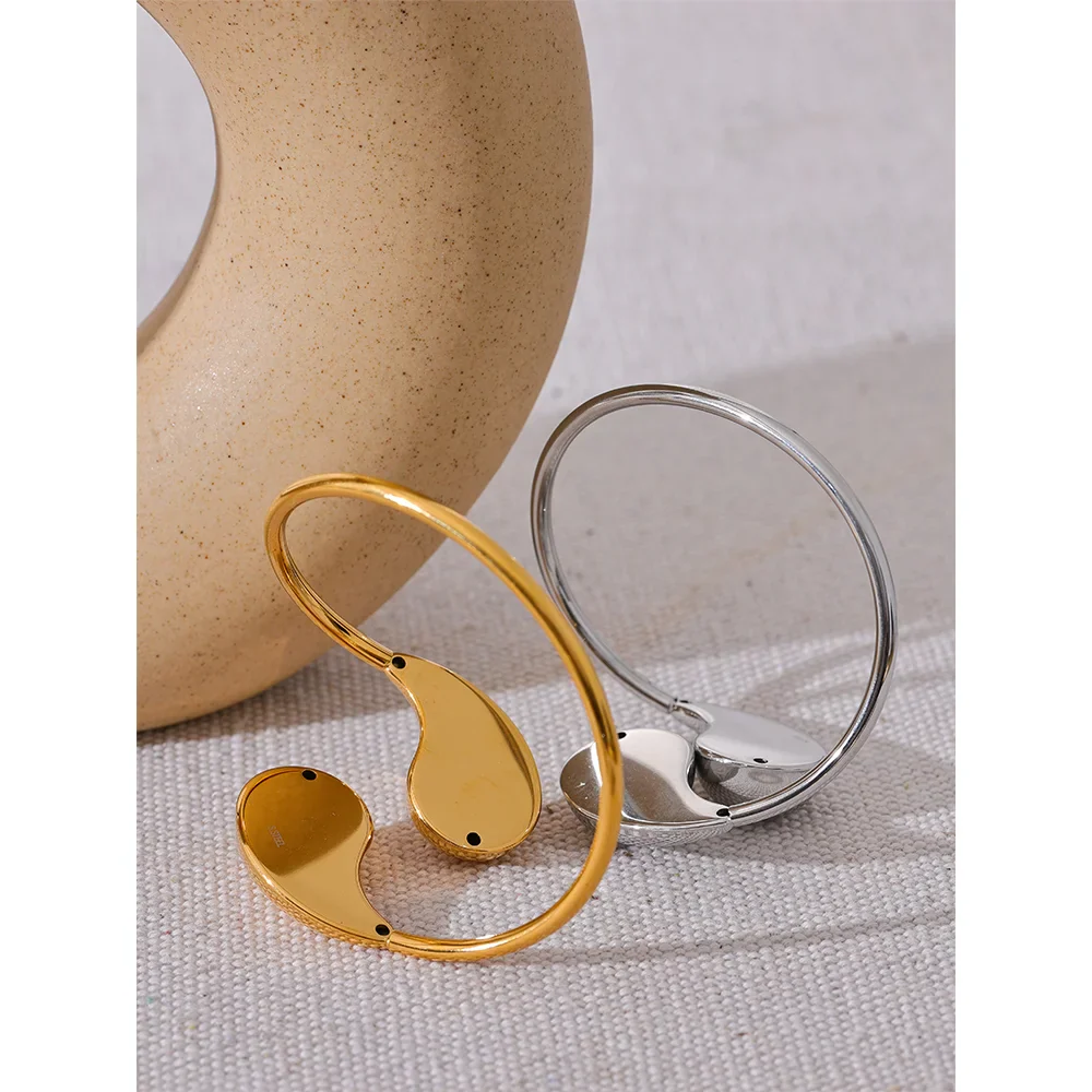 Bracciale rigido regolabile in acciaio inossidabile placcato oro 18 carati a forma di goccia d'acqua per donna
