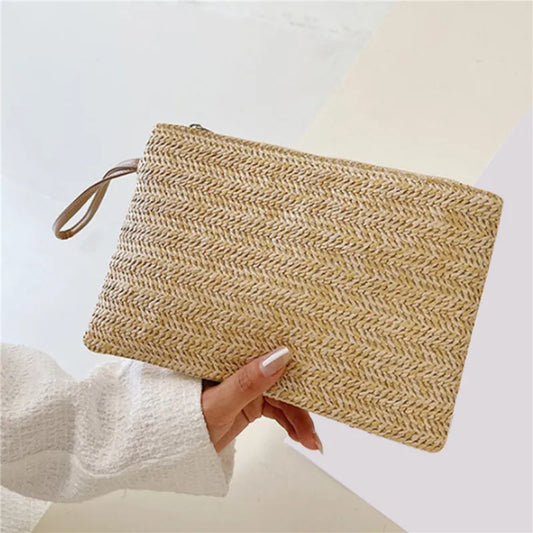 Pochette moda in paglia intrecciata