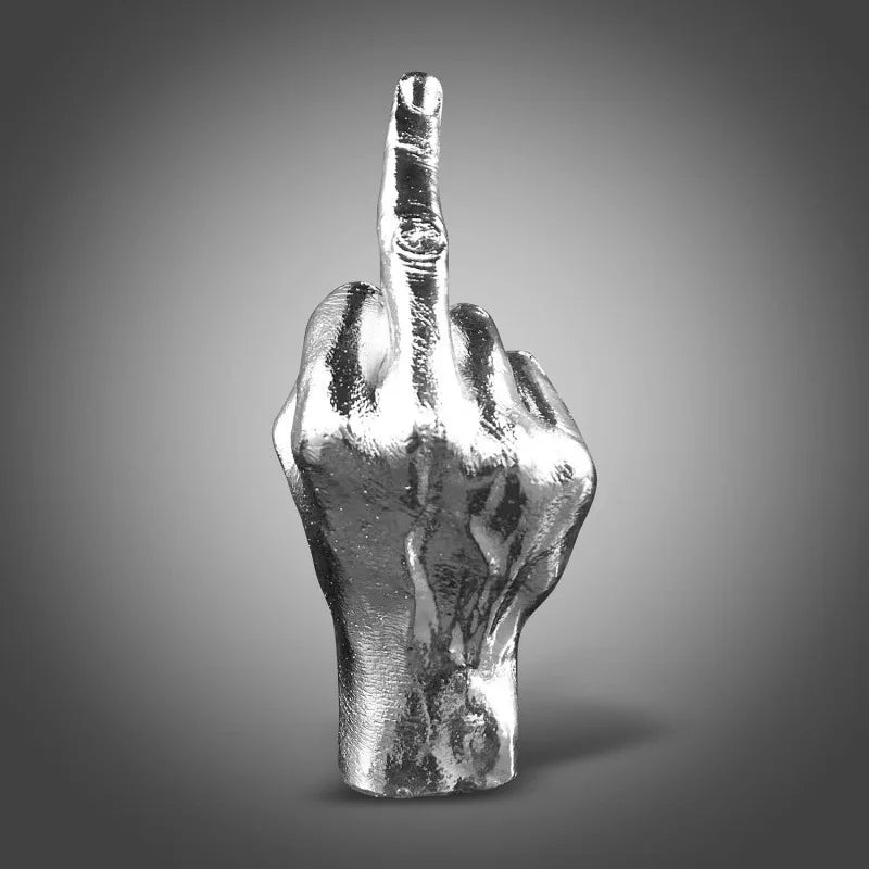 Mittelfinger-Statue, Heimdekoration
