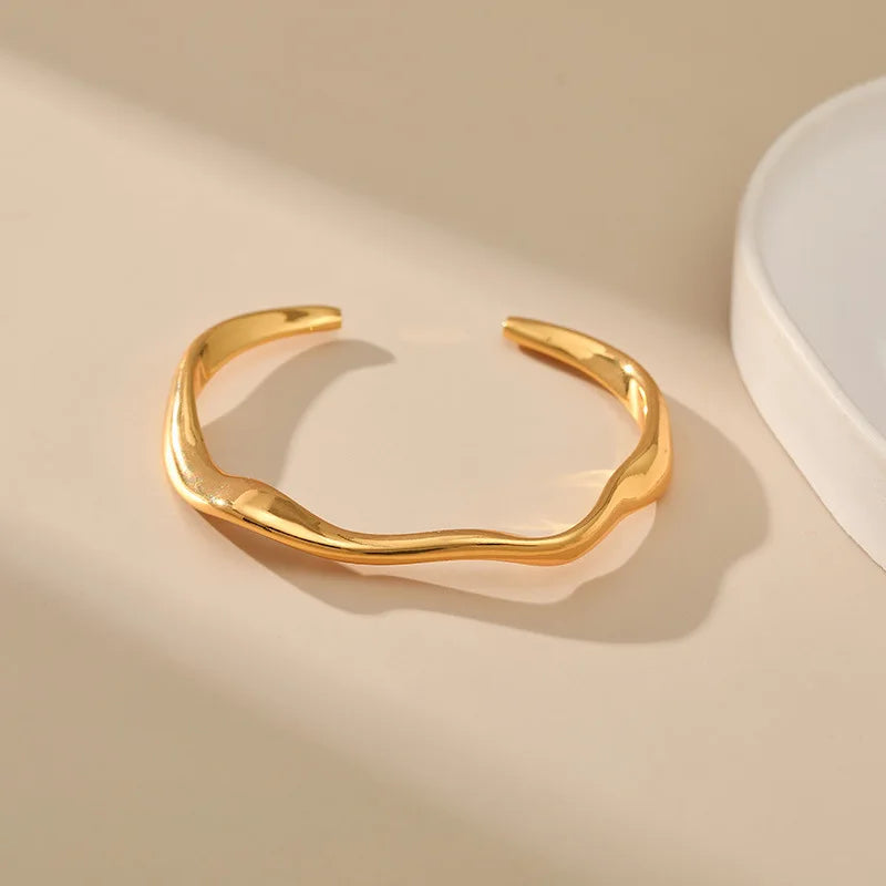 Bracciale alla moda dal design irregolare placcato oro 18k