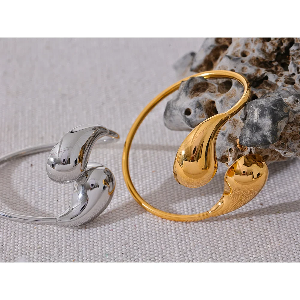 Bracciale rigido regolabile in acciaio inossidabile placcato oro 18 carati a forma di goccia d'acqua per donna