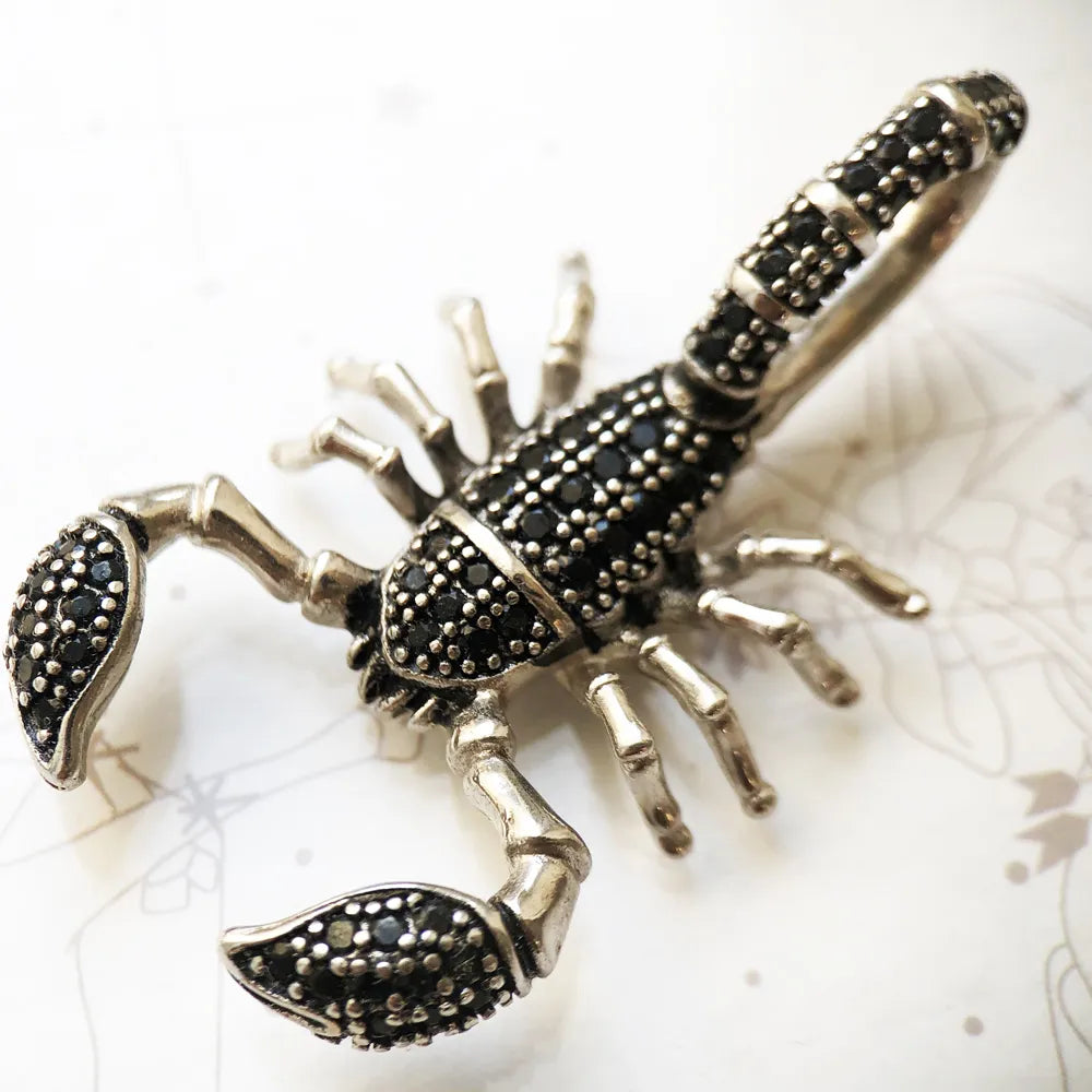Anhänger Skorpion Nero, Brandneuer Modeschmuck aus 925er Sterlingsilber, Accessoires, Geschenk für Frauen, Rebellen und Männer