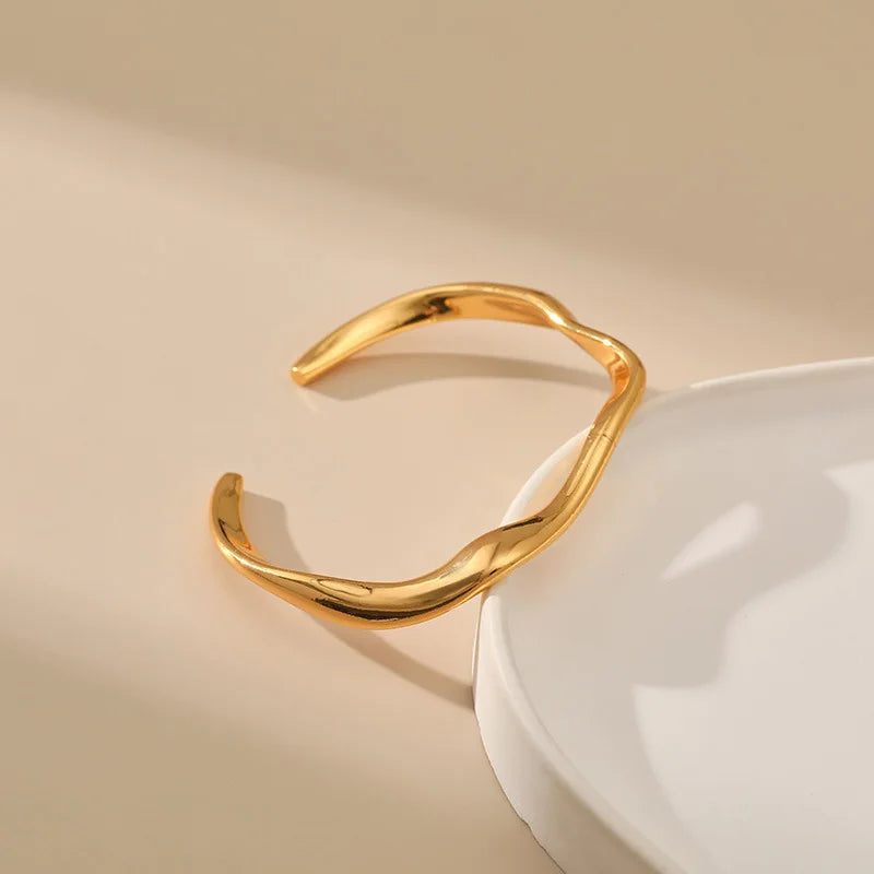 Bracciale alla moda dal design irregolare placcato oro 18k