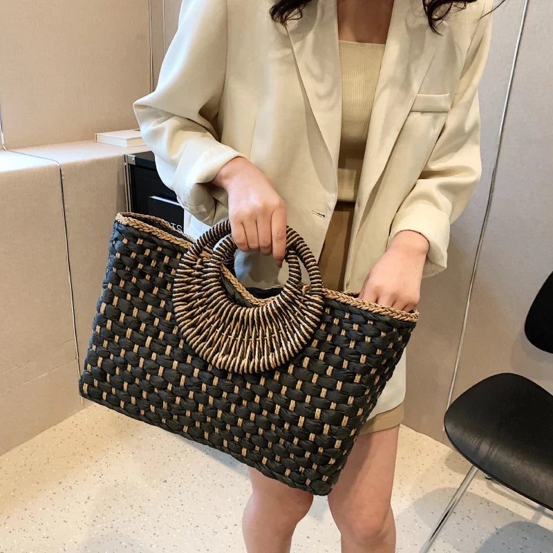Borsa di paglia estiva a forma di luna