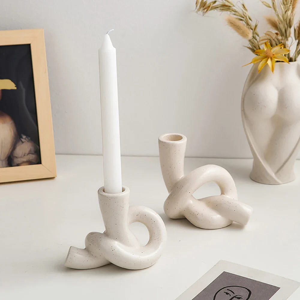 Kerzenständer in nordischer Knotenform