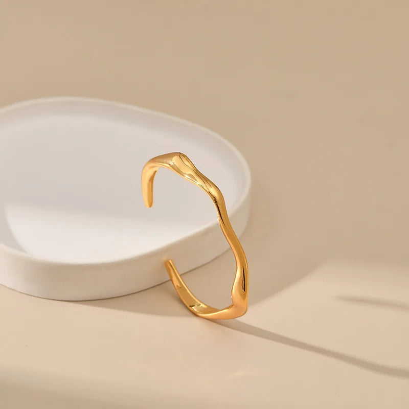 Bracciale alla moda dal design irregolare placcato oro 18k