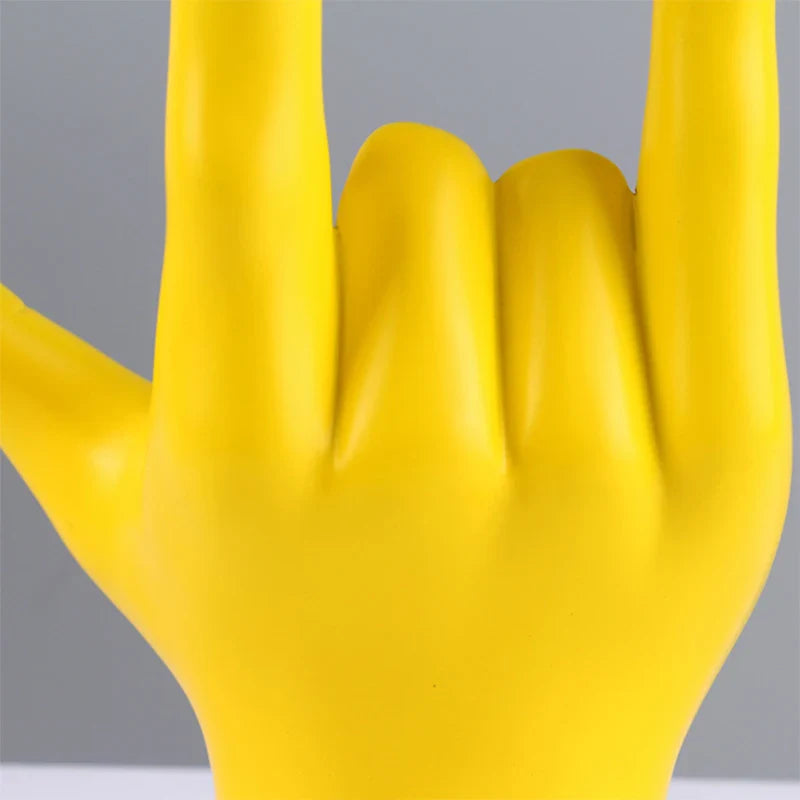 Handstatue aus Kunstharz mit der Aufschrift „I Love You“