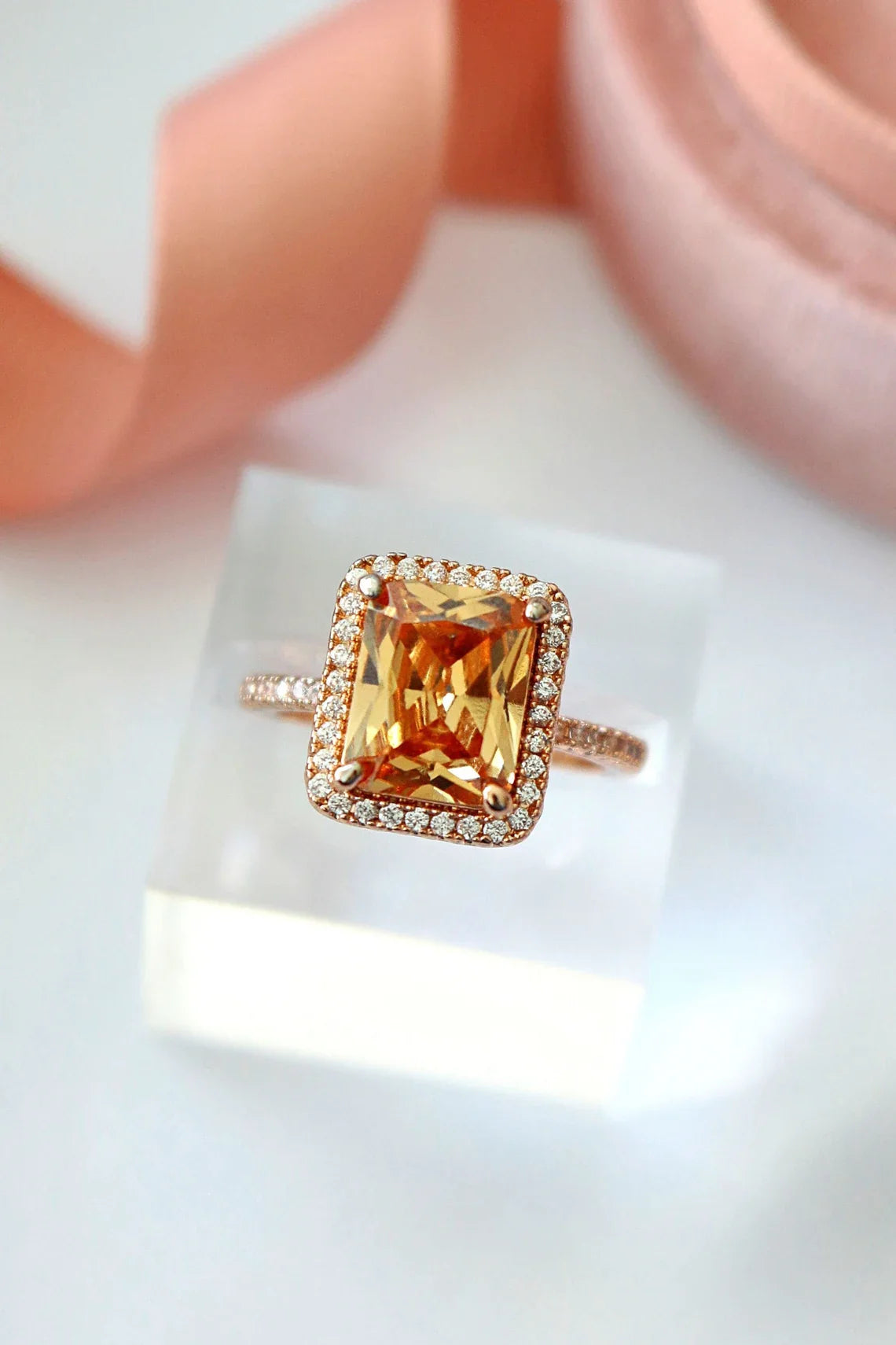 Halo-Champagner-Ring aus 18 Karat Roségold
