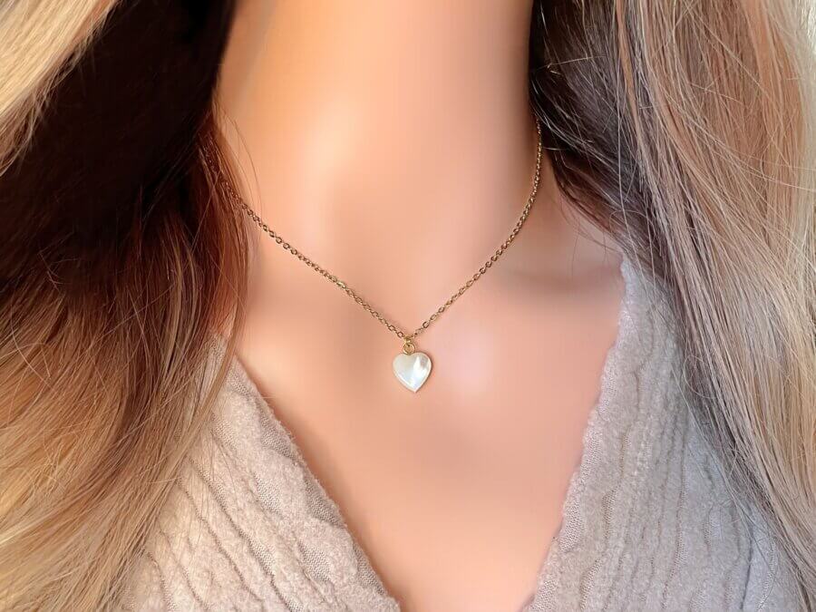 Collana a forma di cuore con conchiglia naturale 24K