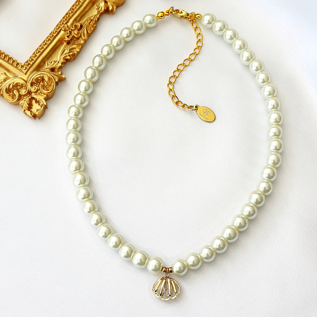 Choker con perle ceche in conchiglia 24K