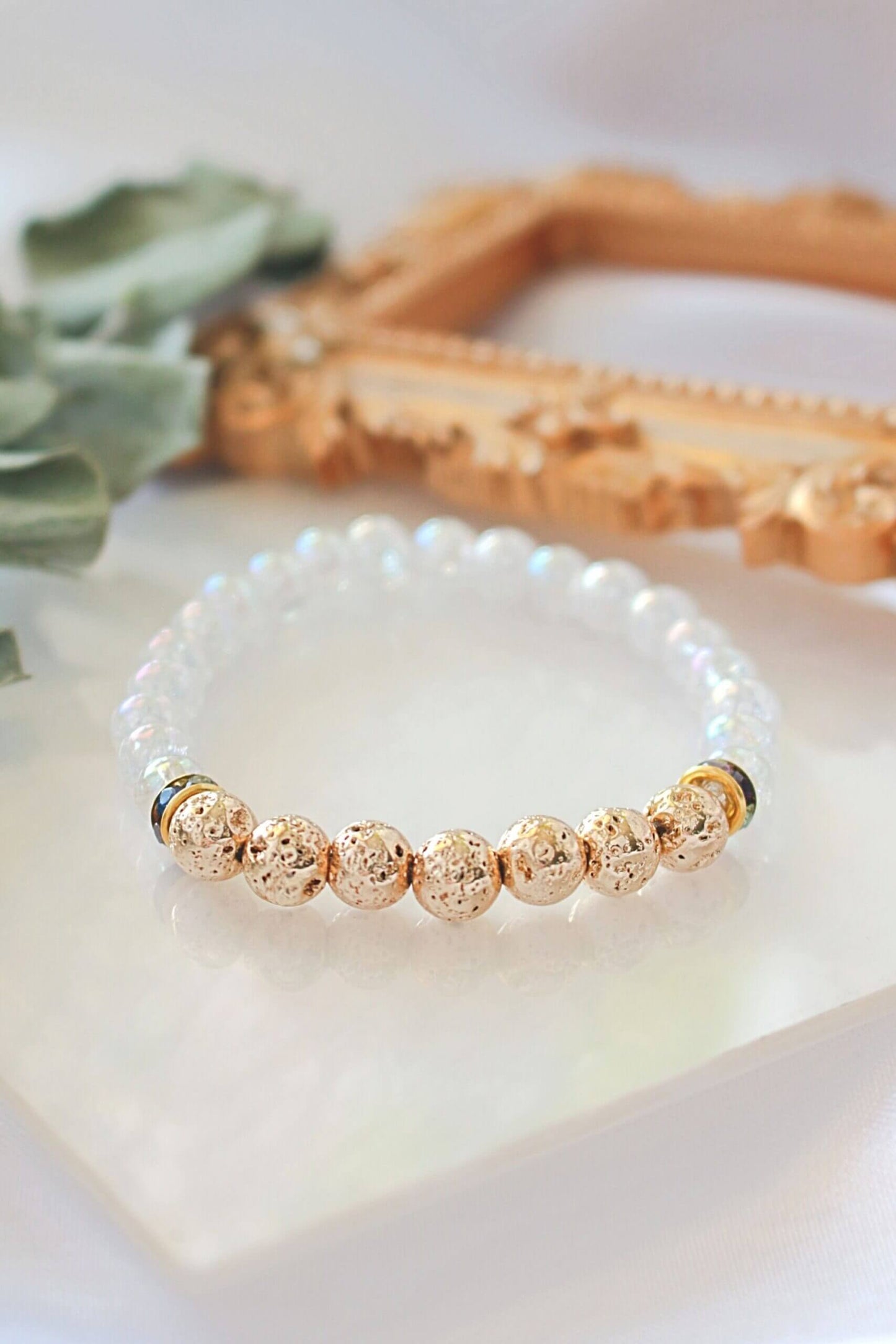 Bracciale diffusore di aromi – Bracciale elastico in pietra lavica dorata
