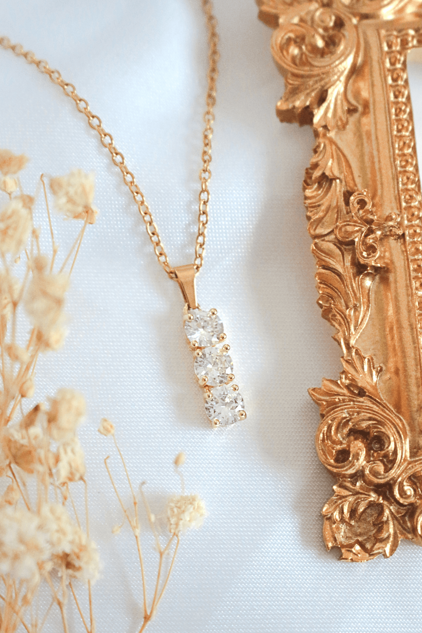 Collana con pendente in zirconia cubica da 24 carati
