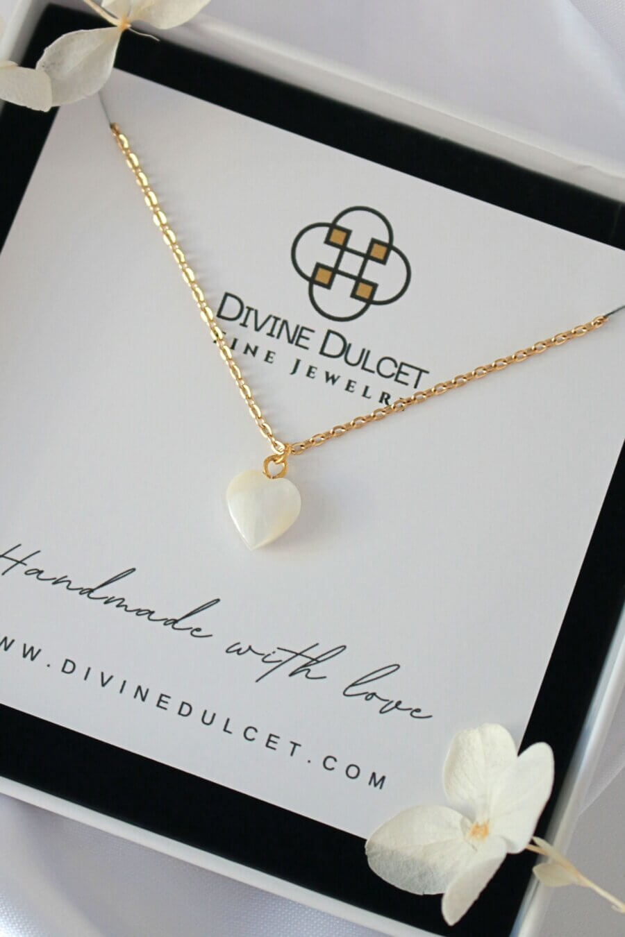 Collana a forma di cuore con conchiglia naturale 24K