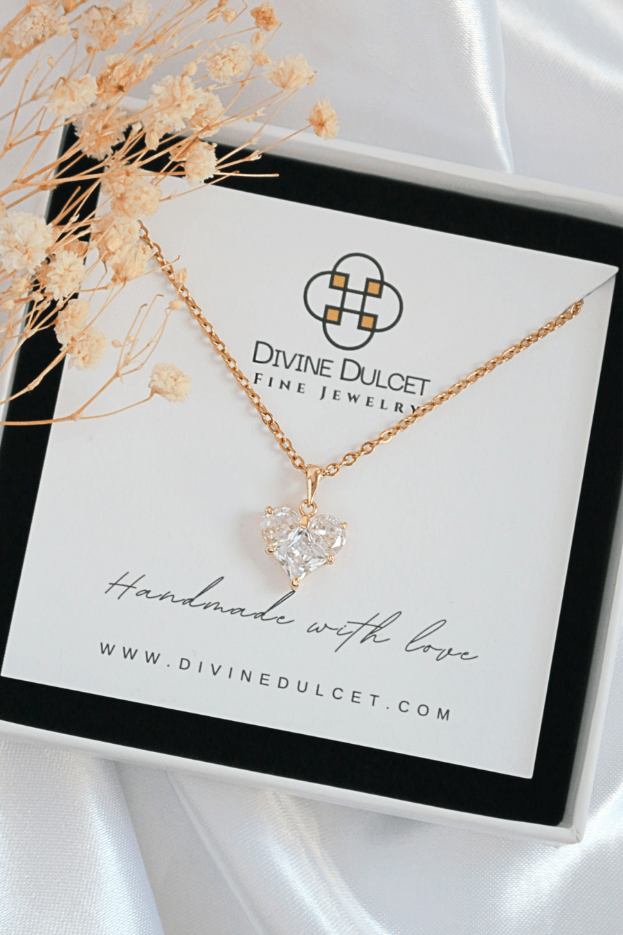 Collana con ciondolo a cuore CZ da 24 carati