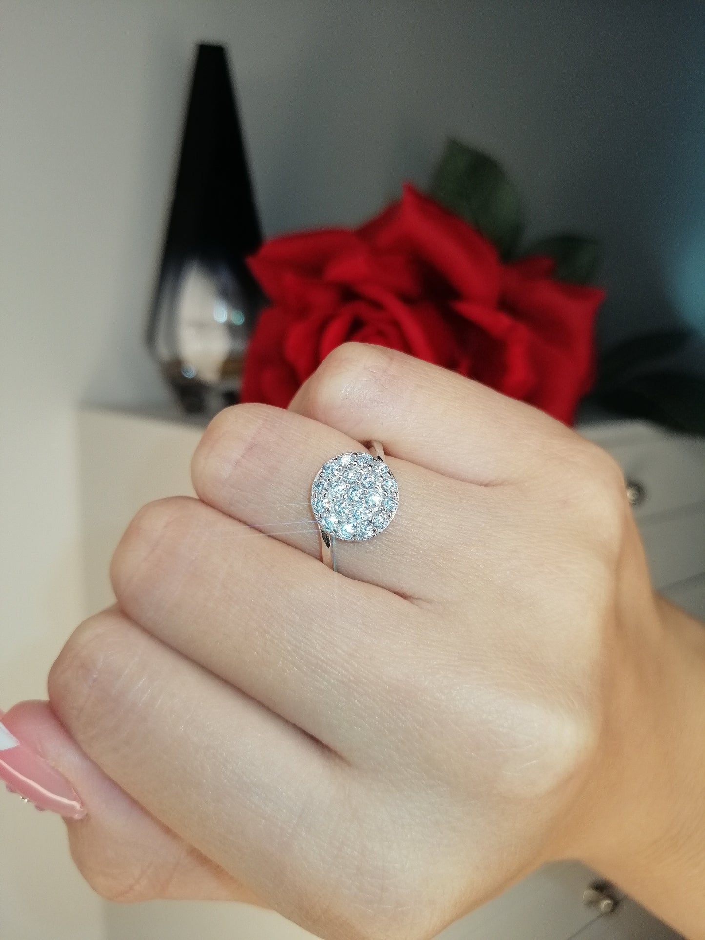 Anello con bottone in argento 925 e diamanti