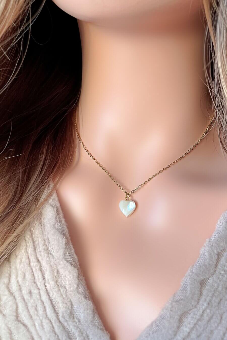 Collana a forma di cuore con conchiglia naturale 24K