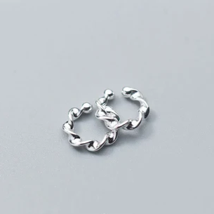 Orecchini a clip portafortuna con design semplice e fiore per donna