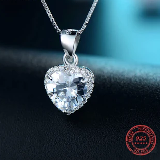 Ciondolo a forma di cuore in argento sterling 925 con zirconi trasparenti per donna
