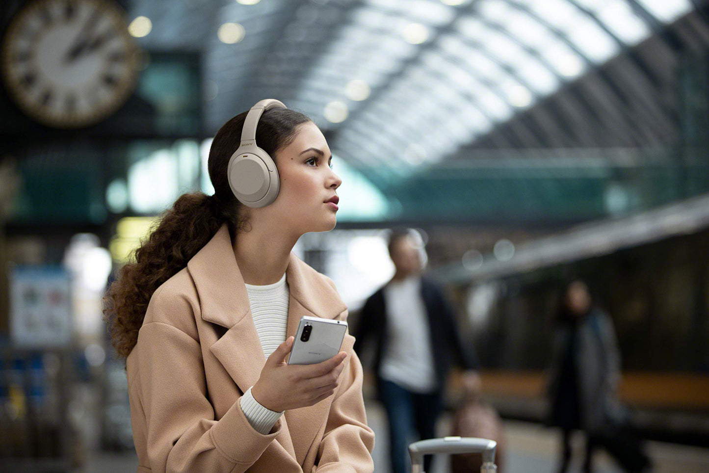 Sony WH-1000XM4 Cuffie over-ear senza filo con cancellazione del rumore, tecnologia Bluetooth, connessione multipoint, fino a 30 ore di durata della batteria e ricarica rapida, nero 