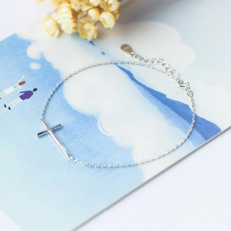 Catena a croce semplice classica in argento sterling 925