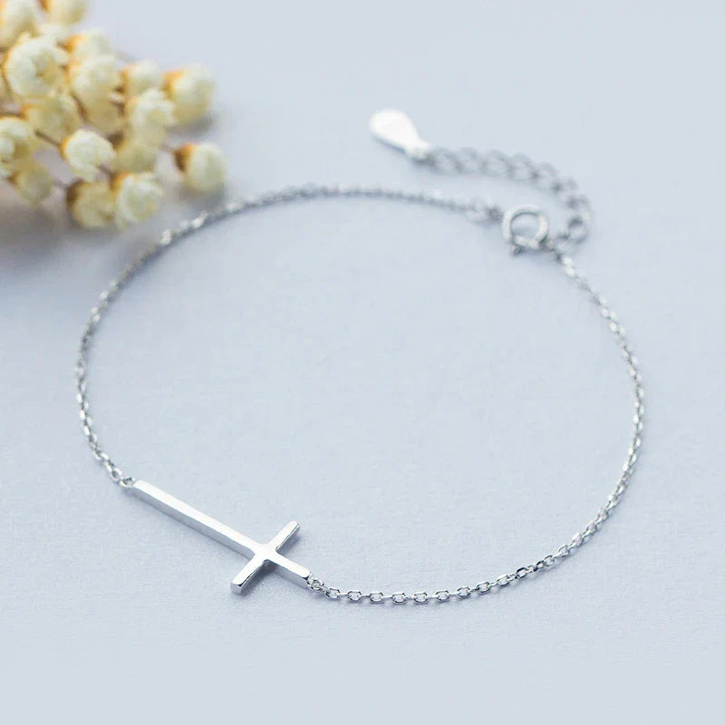 Catena a croce semplice classica in argento sterling 925