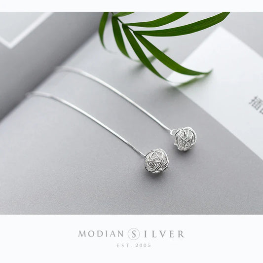 Orecchini a sfera con catena lunga dal design unico e minimalista per donna in argento sterling 925