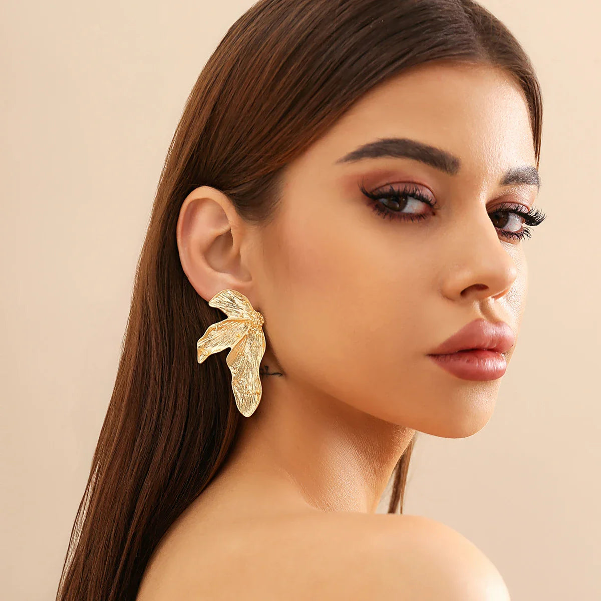 Vintage Metal Geometric Leaf Stud Earrings