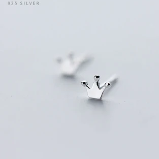 Orecchini a bottone alla moda squisiti a forma di corona, piccoli e carini, in argento sterling 925, da donna